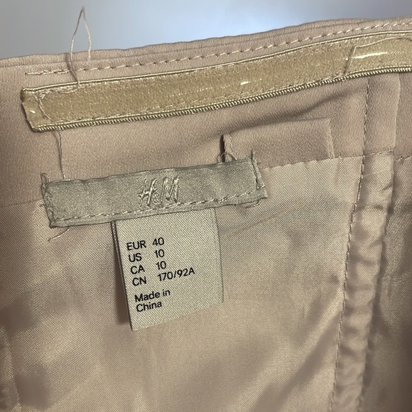 H&M Strapless Lined Dress with Peplum detail. Size 10, Color Grey - Picture 9 of 16